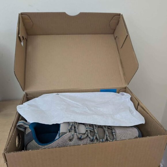 Columbia Size 8 Wide Women's Crestwood Hiking Boot - Picture 6 of 8